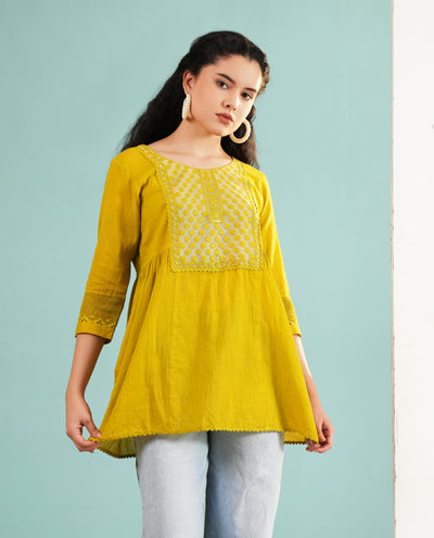 Tops & Tunics