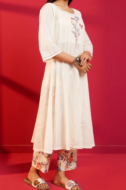 Off - White Hand - Embroidered Cotton Straight Kurta with Pant - Ritivesh By Ritika Aggarwal